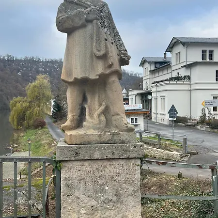 Fluss&gleis Im Historischen Bahnhofsgebaeude In An Der Lahn Apartamento