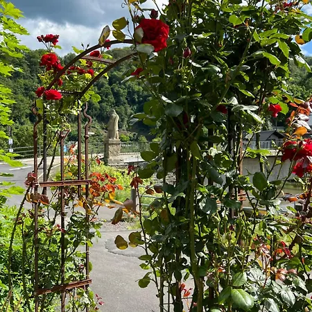 Fluss&gleis Im Historischen Bahnhofsgebaeude In An Der Lahn