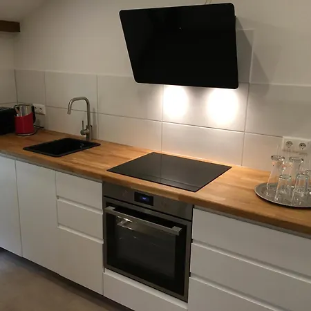 Daire Fluss&gleis Im Historischen Bahnhofsgebaeude In An Der Lahn *