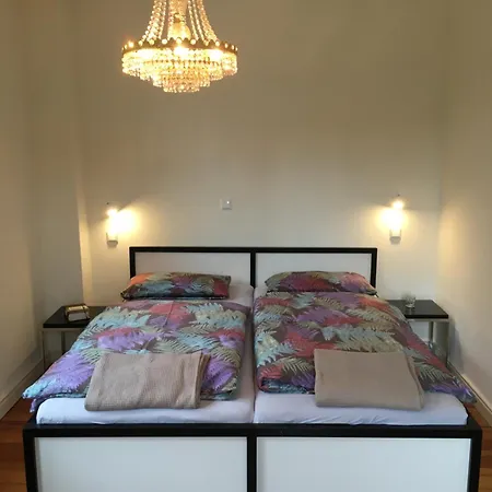 Fluss&gleis Im Historischen Bahnhofsgebaeude In An Der Lahn Daire *