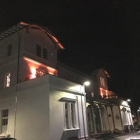 Fluss&gleis Im Historischen Bahnhofsgebaeude In An Der Lahn Appartement Balduinstein
