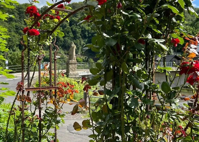 Fluss&gleis Im Historischen Bahnhofsgebaeude In An Der Lahn
