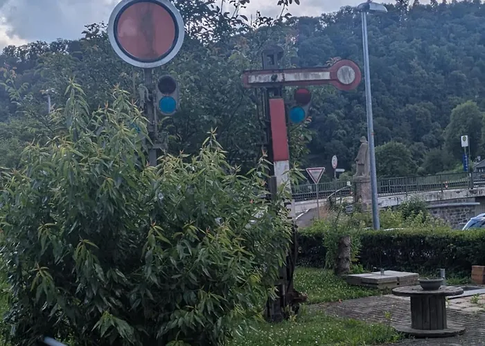 Fluss&gleis Im Historischen Bahnhofsgebaeude In An Der Lahn * Balduinstein